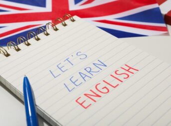 イギリス国旗と英語学習ノート
