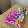 TOEIC学習中のデスクと参考書